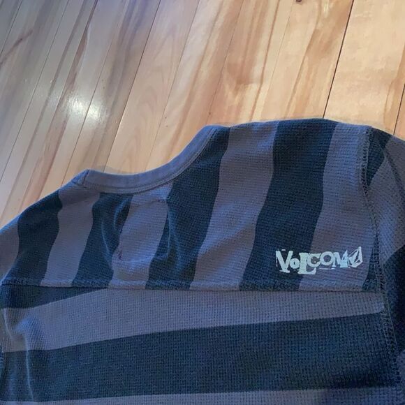 Volcom dk/light gray stripe waffle crew neck shirt - Picture 6 of 7